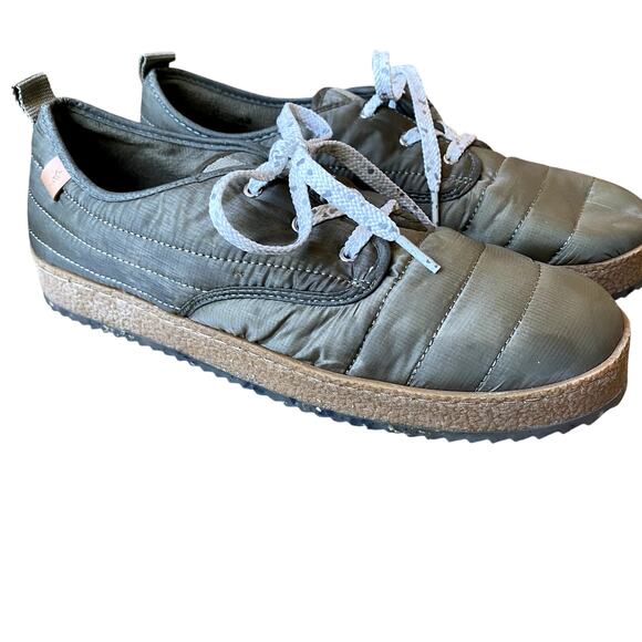 Cool Planet by Steve Madden Women's Green Loungee Puffer Sneaker 11M - Picture 1 of 12
